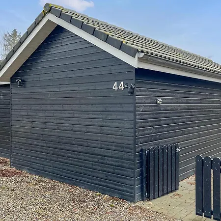 3 Bedroom Beautiful In Holiday home *